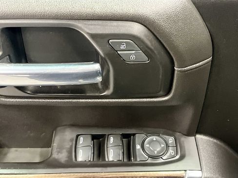 Used 2020 Chevrolet Silverado 1500 LT Trail Boss AWD/4WD image 17