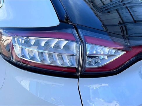 Used 2018 Ford Edge SEL w/ Equipment Group 201A image 27
