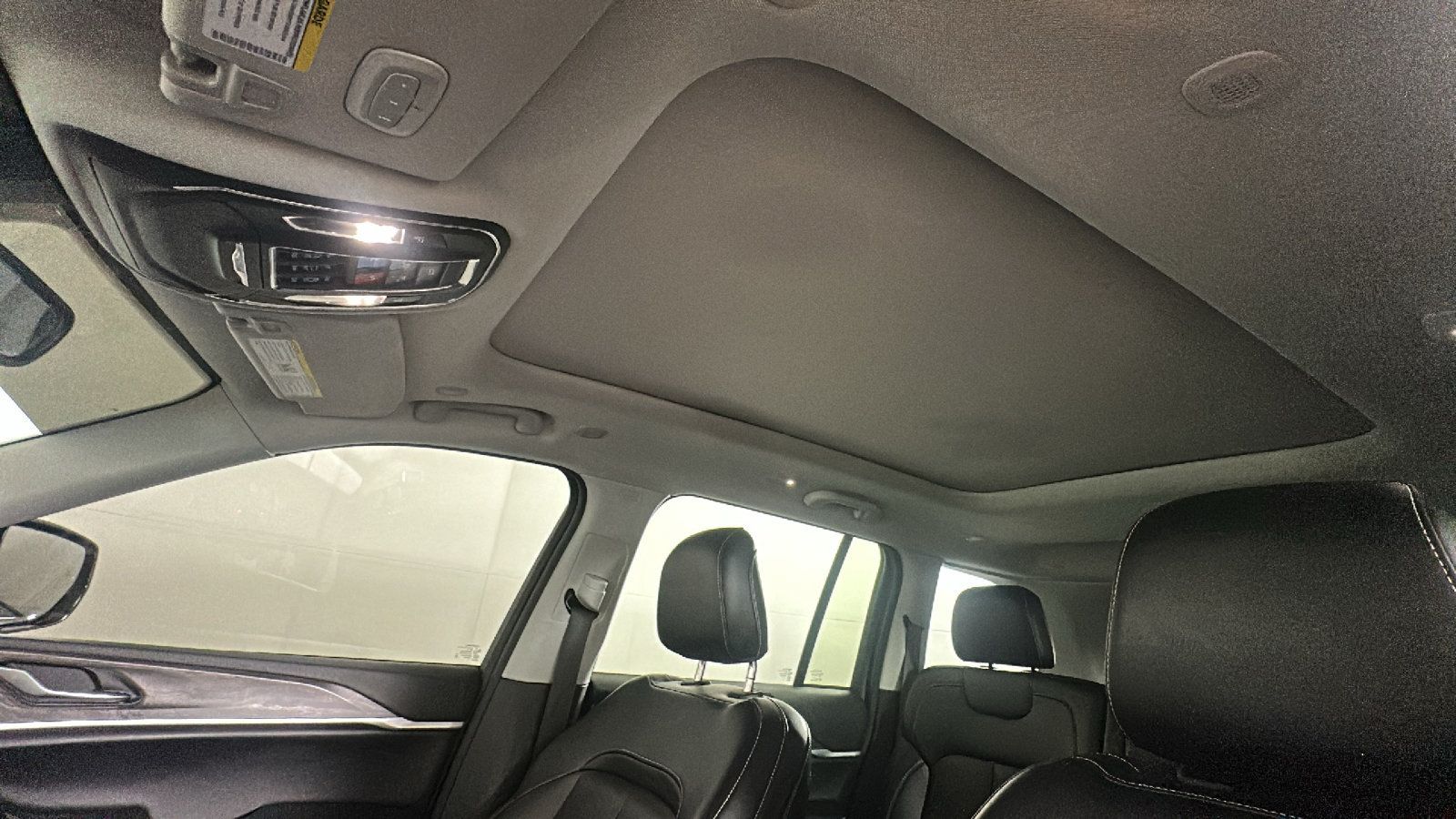 Used 2023 Jeep Grand Cherokee 4WD 4xe image 13