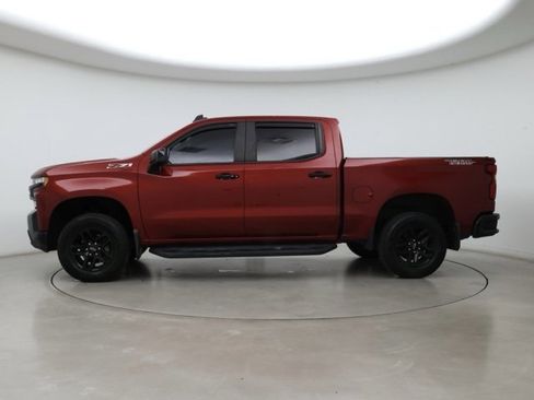 Used 2021 Chevrolet Silverado 1500 LT Trail Boss w/ Convenience Package II image 2