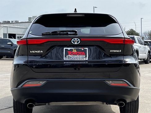 Used 2021 Toyota Venza LE image 5