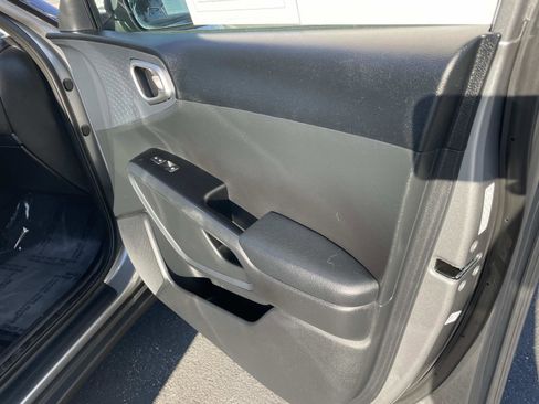 Used 2023 Kia Soul EX image 27