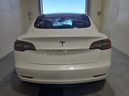 Used 2021 Tesla Model 3 Standard Range Plus RWD image 3