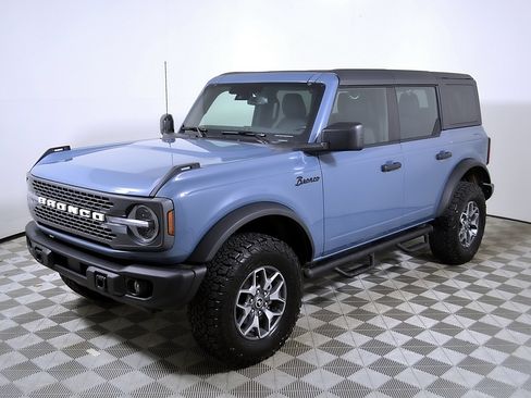 Used 2025 Ford Bronco Badlands AWD/4WD image 3