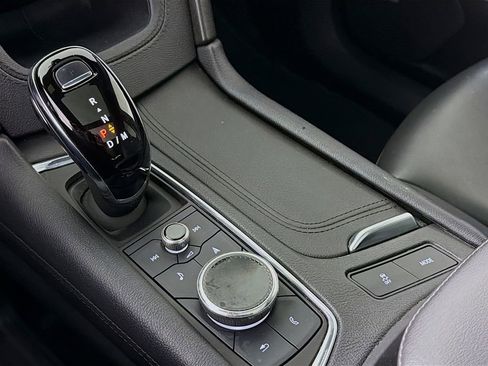 Used 2023 Cadillac XT6 Premium Luxury image 21