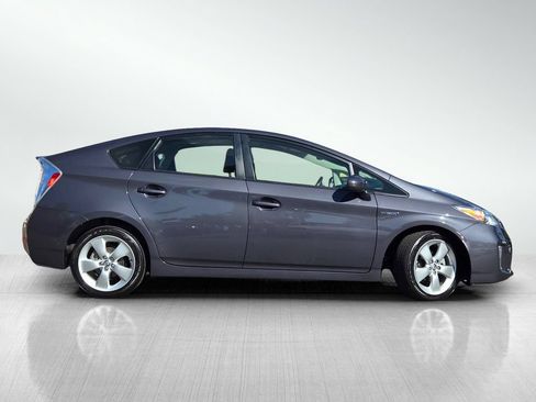 Used 2013 Toyota Prius Five w/ Advanced Technology Pkg FWD image 4