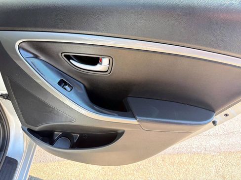 Used 2013 Hyundai Elantra GT w/ Style Pkg FWD image 10