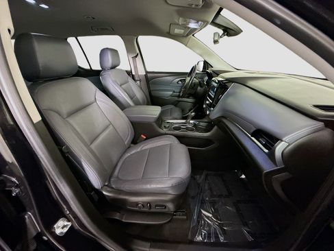 Used 2018 Chevrolet Traverse Premier w/ Driver Confidence II Package FWD image 29