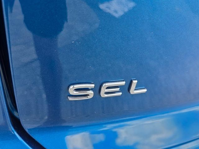 Certified 2025 Volkswagen Atlas Cross Sport SEL Premium R-Line AWD/4WD image 11
