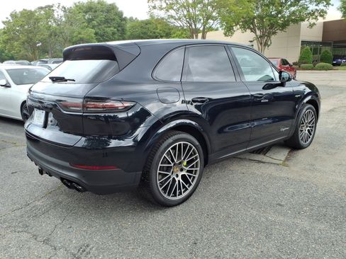 Used 2023 Porsche Cayenne Platinum Edition AWD/4WD image 6