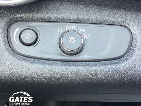 Used 2024 Chevrolet Trax LT w/ Driver Confidence Package FWD image 21