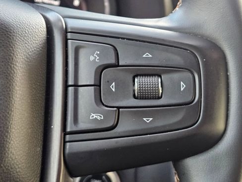 Used 2023 GMC Yukon XL AT4 w/ Technology Package AWD/4WD image 24