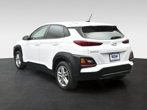 Used 2021 Hyundai Kona SE FWD image 2