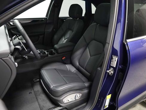 New 2026 Porsche Macan image 5