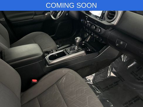 Used 2019 Toyota Tacoma TRD Off-Road image 16