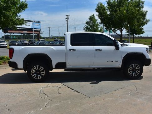 Used 2022 GMC Sierra 2500 AT4 w/ AT4 Preferred Package AWD/4WD image 4