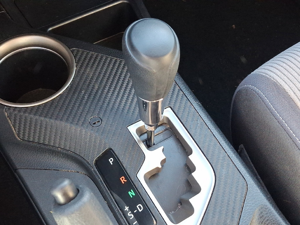 Used 2013 Toyota RAV4 XLE AWD/4WD image 15