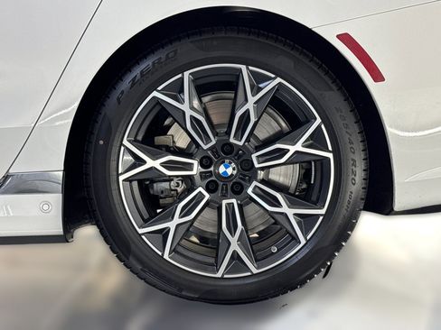 Used 2026 BMW i7 xDrive60 w/ Executive Package AWD/4WD image 11