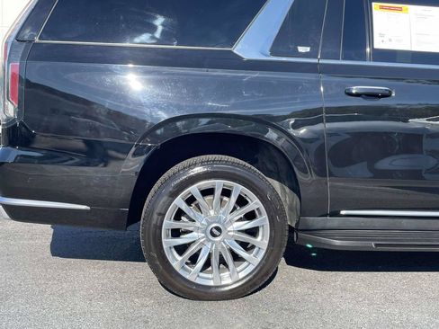 Used 2023 Cadillac Escalade ESV Premium Luxury AWD/4WD image 8