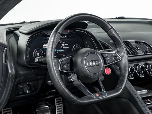 Used 2021 Audi R8 V10 RWD image 12