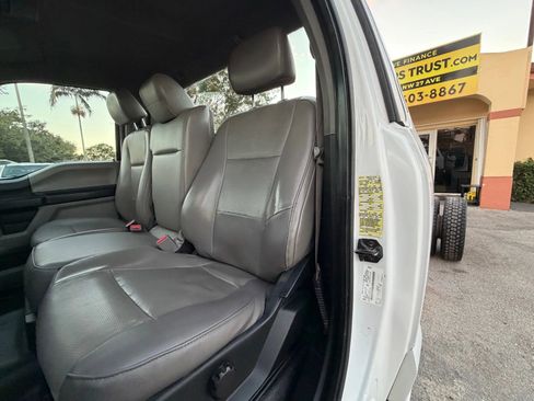 Used 2017 Ford F550 4x4 Regular Cab Super Duty image 10