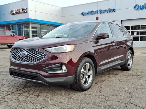 Used 2024 Ford Edge SEL w/ Convenience Package image 4