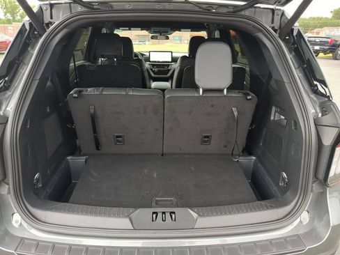 Used 2025 Ford Explorer ST-Line AWD/4WD image 32