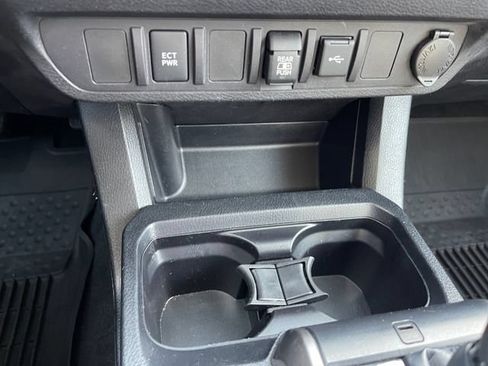 Used 2020 Toyota Tacoma SR5 AWD/4WD image 21