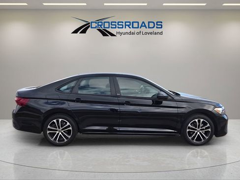 Used 2023 Volkswagen Jetta Sport image 6