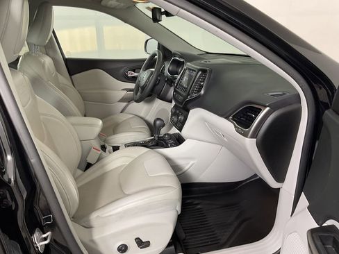 Used 2021 Jeep Cherokee Latitude Lux w/ Comfort/Convenience Group image 24