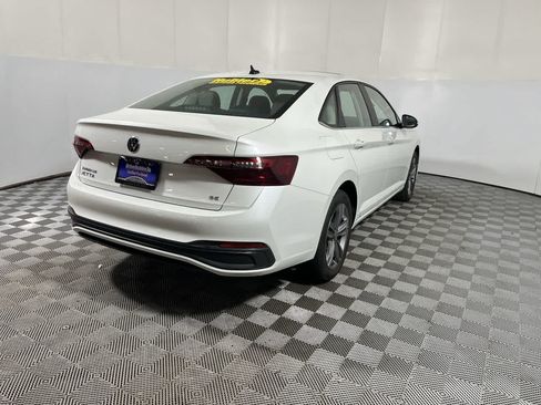 Used 2023 Volkswagen Jetta SE w/ Panoramic Sunroof Package FWD image 8