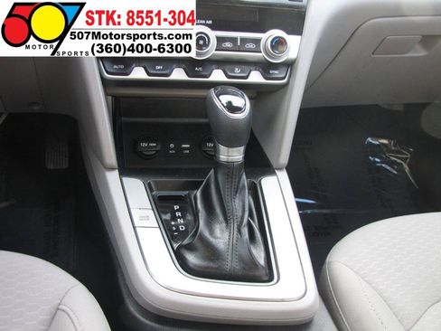 Used 2020 Hyundai Elantra SE FWD image 21