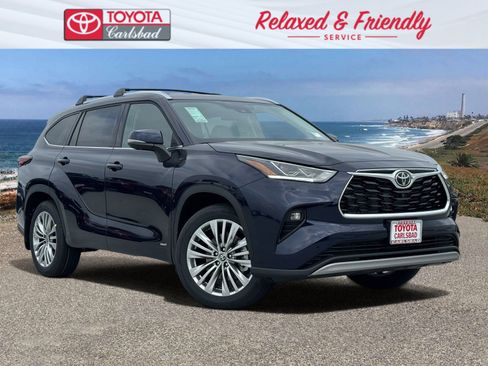 New 2026 Toyota Highlander Platinum AWD/4WD image 1