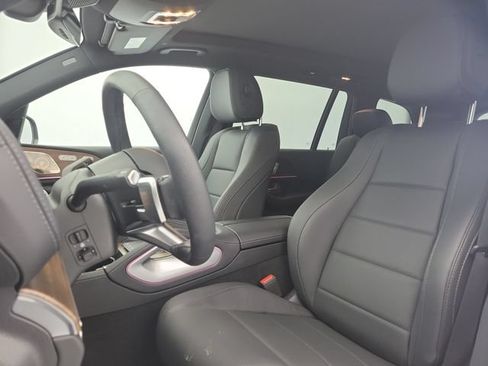 Used 2025 Mercedes-Benz GLS 450 4MATIC image 19