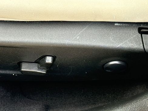 Used 2022 Chrysler 300 Touring L w/ Popular Equipment Group RWD image 22