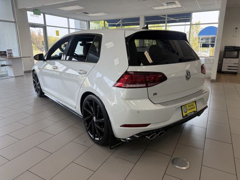 Used 2019 Volkswagen Golf R 4-Door AWD/4WD image 6