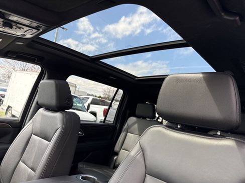 Used 2023 Chevrolet Suburban LT w/ LT Signature Package image 22