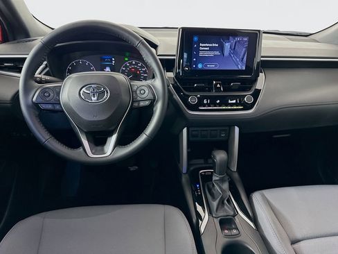 Used 2024 Toyota Corolla Cross SE image 22