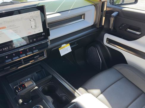 Used 2024 GMC Hummer EV 2X w/ LPO, Roof Cross Rail Package image 8