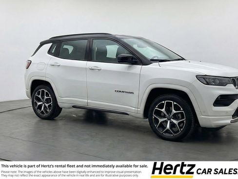 Used 2025 Jeep Compass Limited image 1