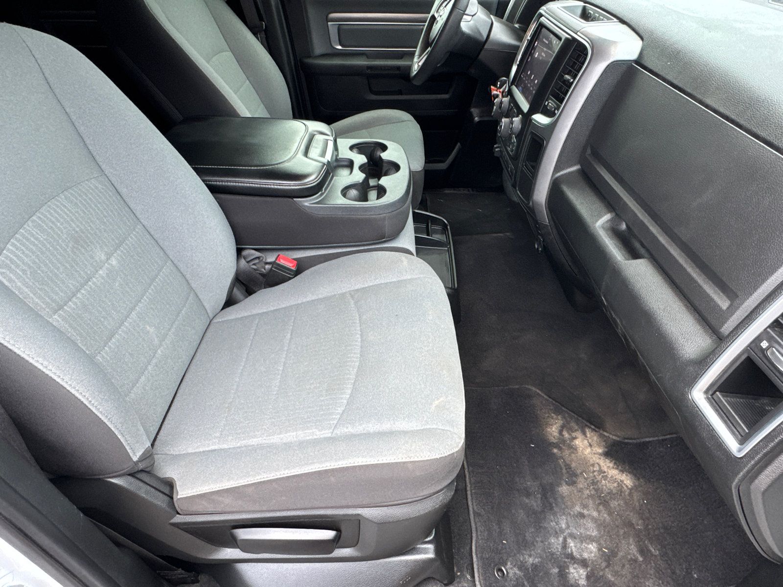 Used 2022 RAM 1500 Classic SLT w/ Electronics Group AWD/4WD image 14