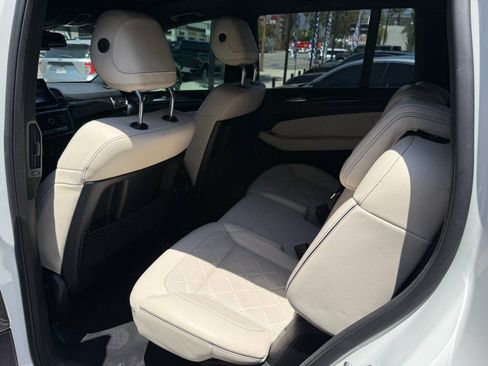 Used 2019 Mercedes-Benz GLS 450 4MATIC image 37