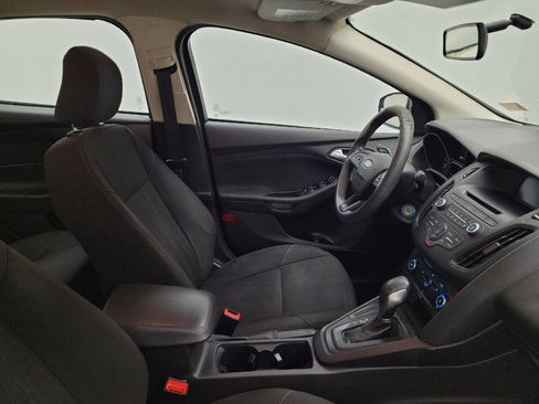 Used 2017 Ford Focus SE FWD image 21
