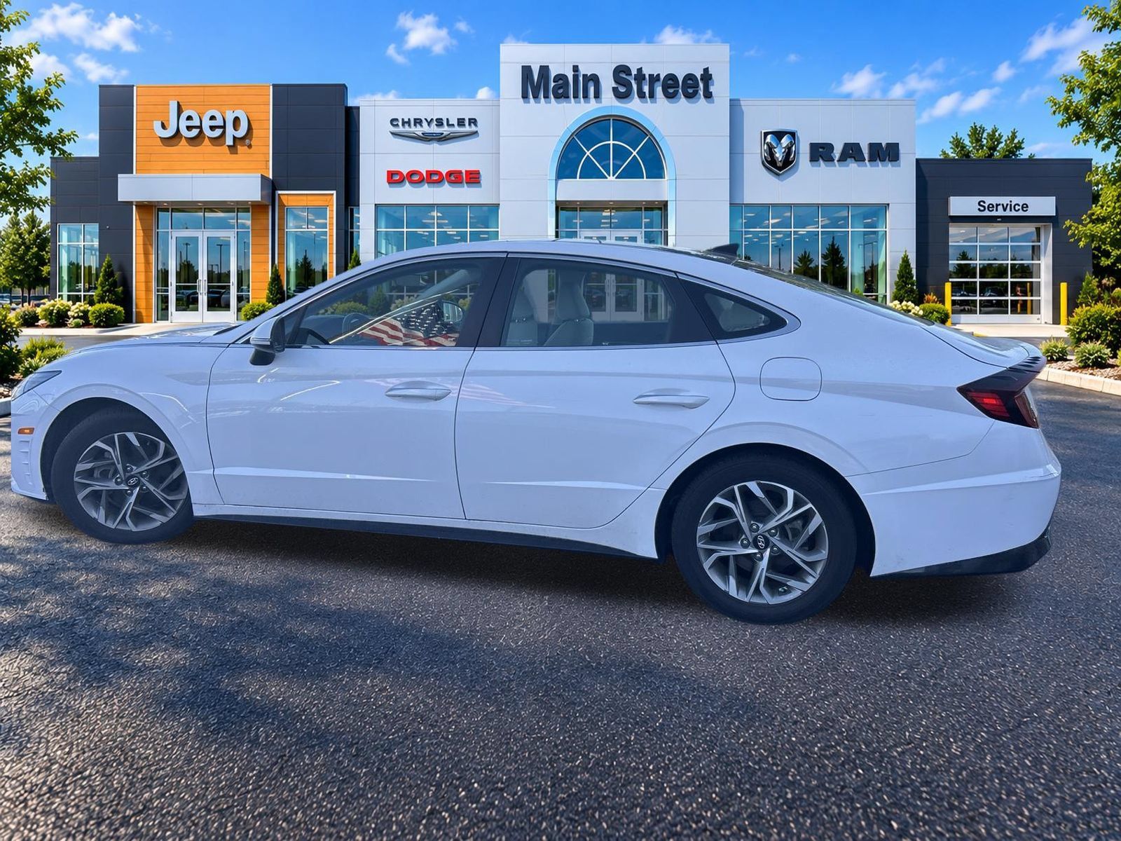 Used 2023 Hyundai Sonata SEL w/ Convenience Package FWD image 2
