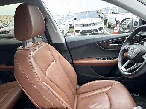Used 2022 Audi Q8 Premium w/ Convenience Package AWD/4WD image 11