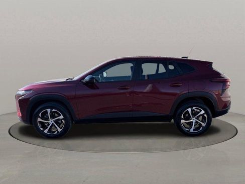 Used 2024 Chevrolet Trax RS FWD image 3