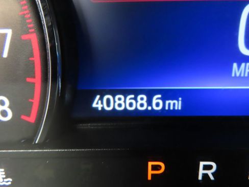 Used 2023 Ford Explorer XLT image 11