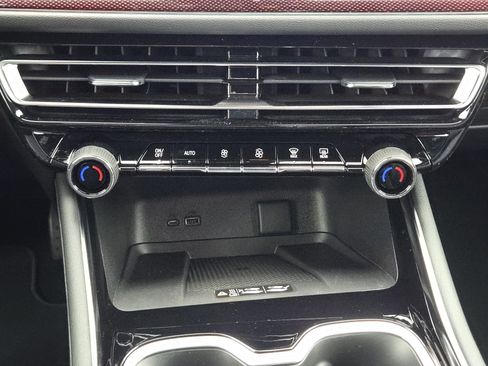 New 2026 Chevrolet Traverse Z71 w/ Driver Confidence Package image 15