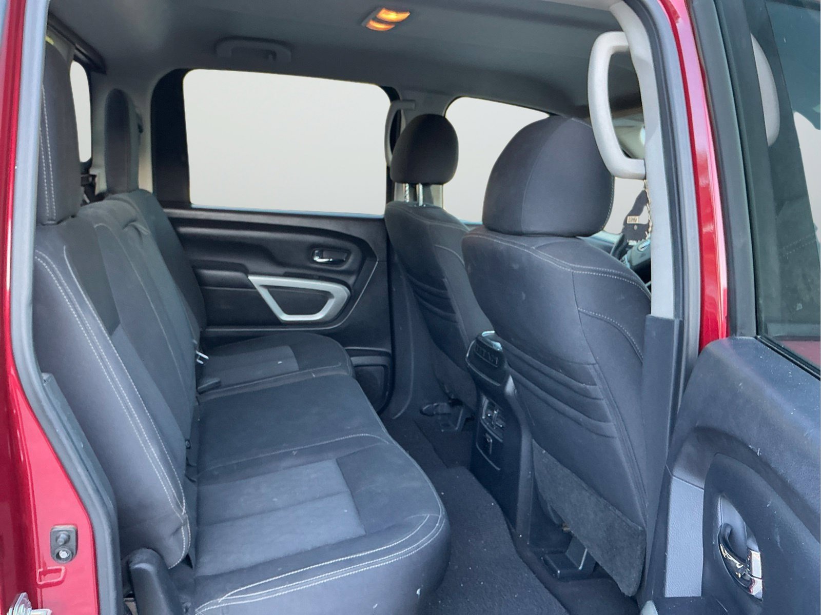 Used 2017 Nissan Titan SV RWD image 16