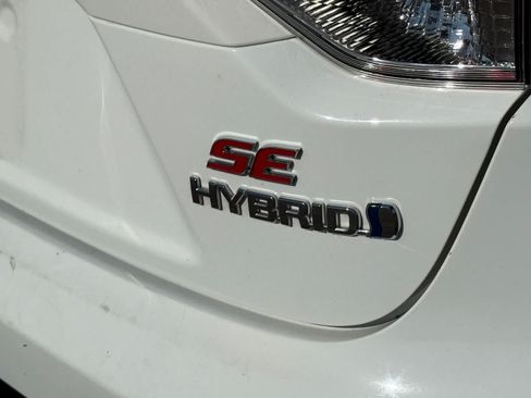 Used 2023 Toyota Corolla SE w/ SE Package FWD image 8